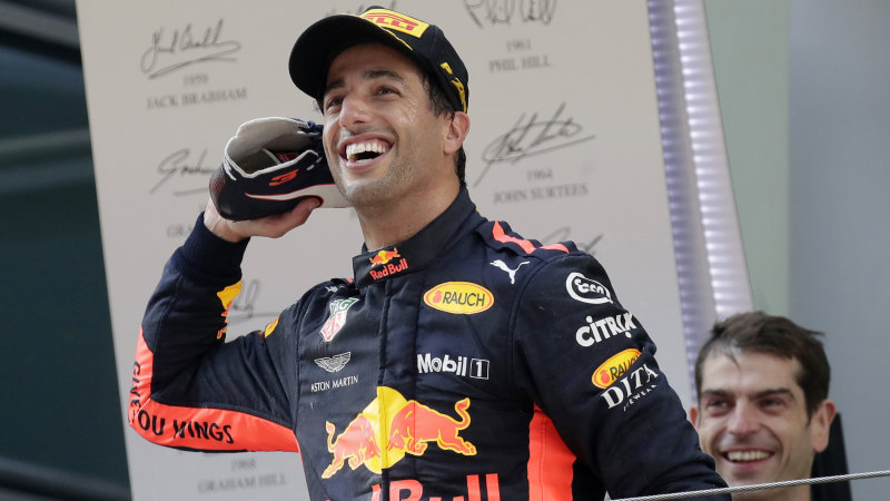 Red Bull chief urges Ricciardo to stay put