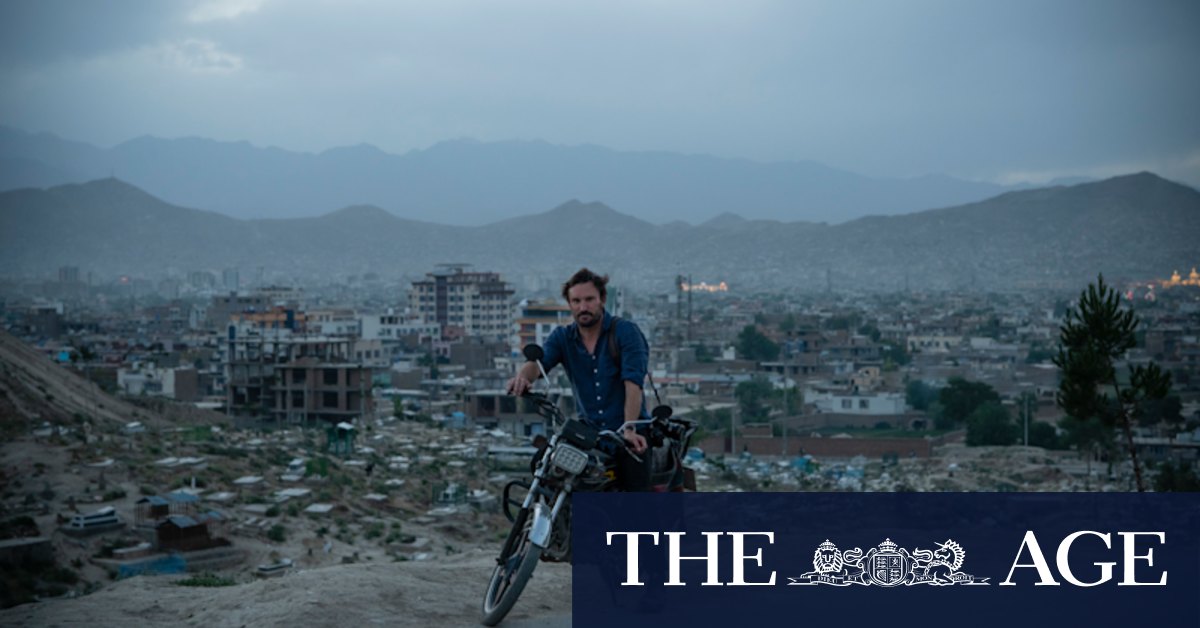 As the Taliban advanced on Kabul, Australian photojournalist Andrew Quilty landed at its airport - Vimarsana News