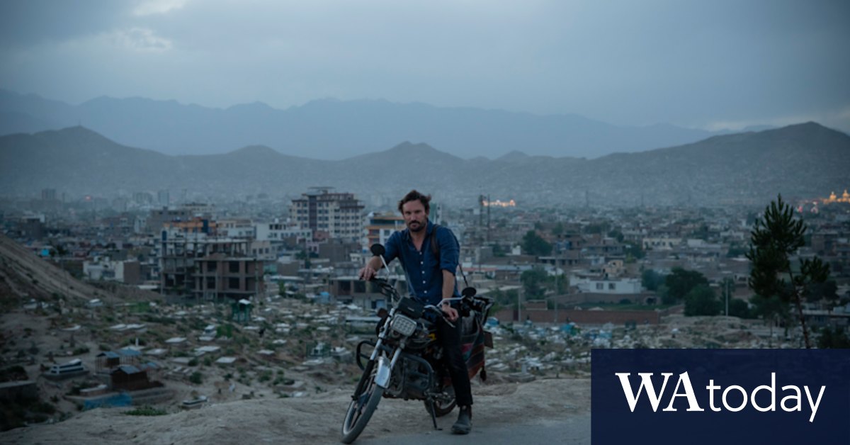 As the Taliban advanced on Kabul, Australian photojournalist Andrew Quilty landed at its airport - Vimarsana News