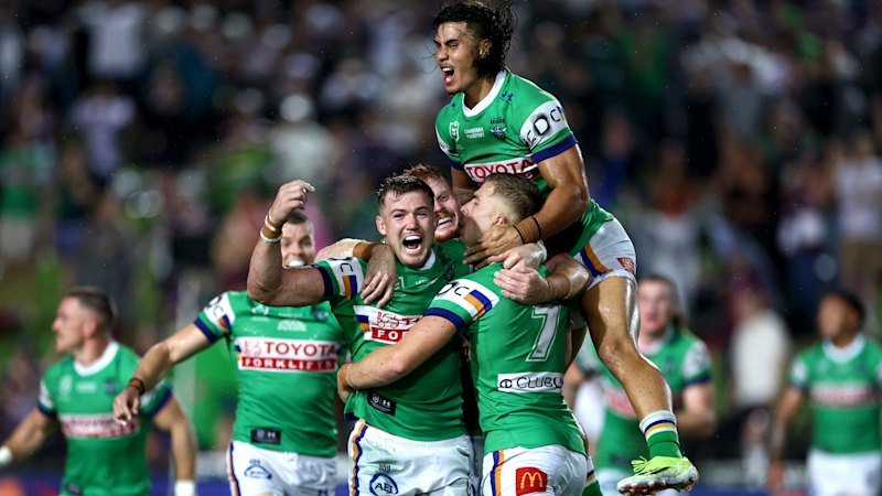 Sanders kicks match-winning field goal as Raiders pip Sea Eagles