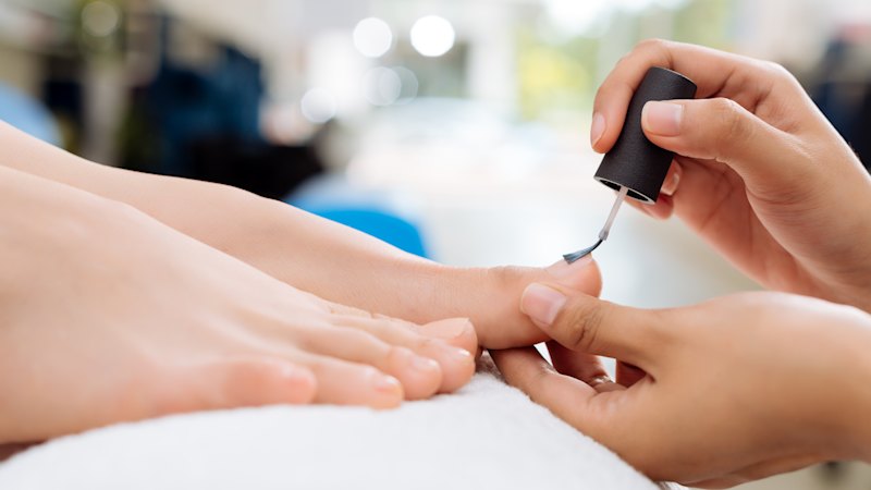 Summer Toenail Trends: Hottest Polish Colours and How to Apply Them