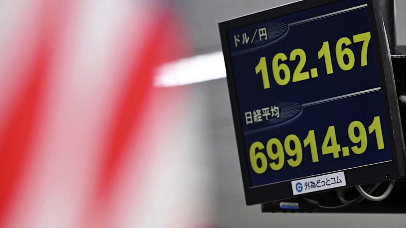 Yen weakens to 40-year low as BoJ drags feet on inflation