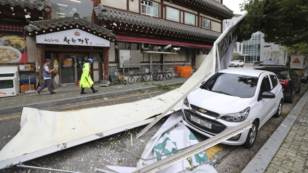 Twin typhoons batter Japan, Korean peninsula