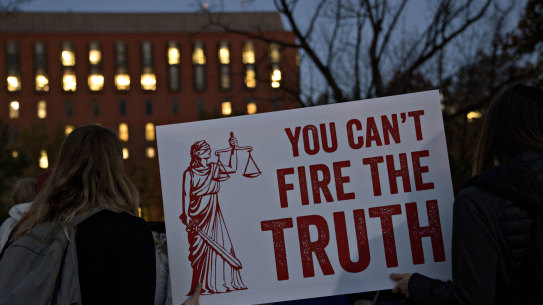 Americans take to streets to demand Russia investigation be protected