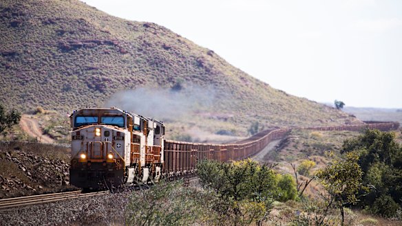 Rio Tinto will start decarbonising its Pilbara trains by combining diesel and battery-powered locomotives.