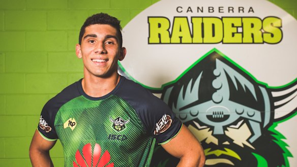 Former All Blacks sevens player Bailey Simonsson has set his sights on making his Raiders debut next year.