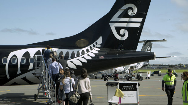 Air New Zealand has been given a $NZ900m loan by the NZ government. 