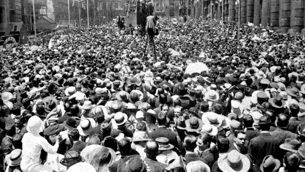 Armistice celebrations, Moore Street and Martin Place, 1918.