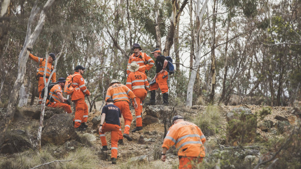 SES searching Mount Ainslie.