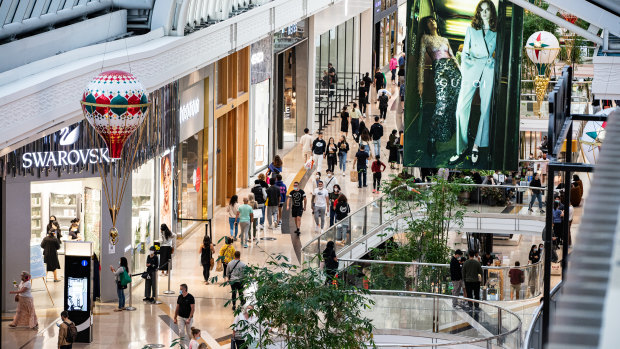 Shoppers have returned to bricks and mortar spending, meaning the enthusiasm for online-only retail has now worn off. 