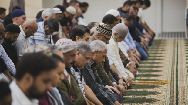 Hundreds gathered at Canberra Islamic Centre to remember the Christchurch massacre victims.