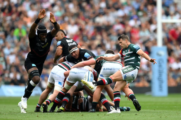 Richard Wigglesworth of Leicester Tigers clears the ball.
