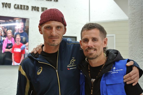 Andreas Cielicki (left) and Emmanuel City Mission founder Roby Curtis (right). 