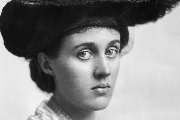 Vanessa Bell reacted to bad taste and industrialised materialism.