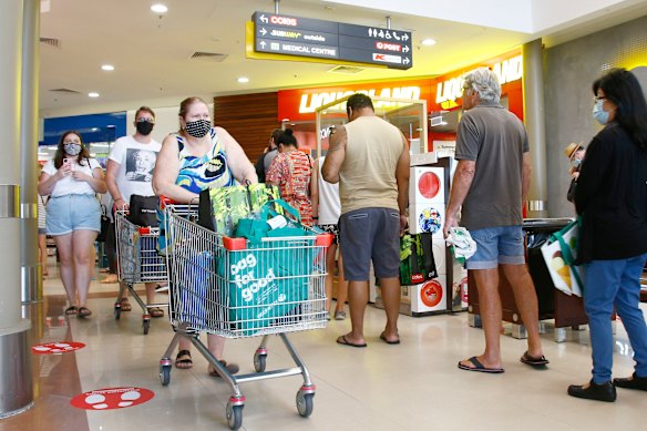 A new strain of influenza, mosquito borne viruses and gastro are just some of the illnesses experts are warning against this holiday season.