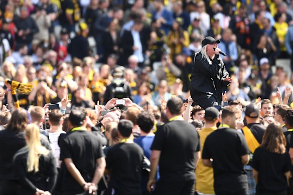 Tones and I performing at the 2019 AFL grand final.