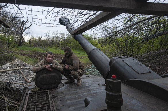 The British government says the new missiles will help Ukrainian soldiers – pictured here fighting Russian forces in the Donetsk region – to penetrate further into Russian-held territory.