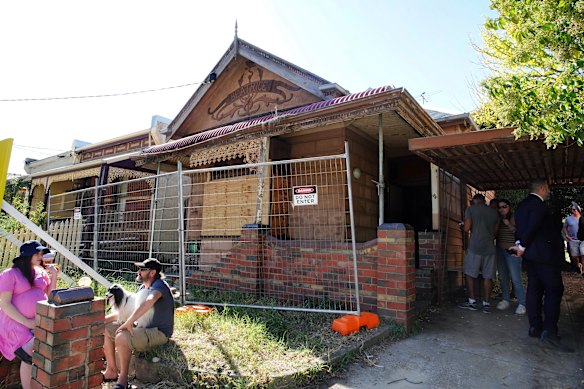 28 Barry Street as it looked on auction day in 2025.
