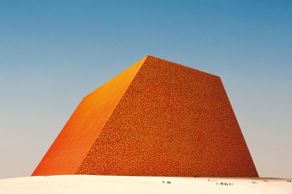 The proposed project The Mastaba of Abu Dhabi, by Christo.
