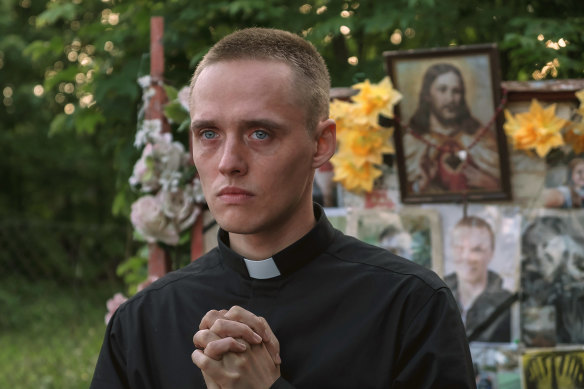 Bartosz Bielenia plays a pseudo priest who helps to unite a grieving village in Corpus Christi.