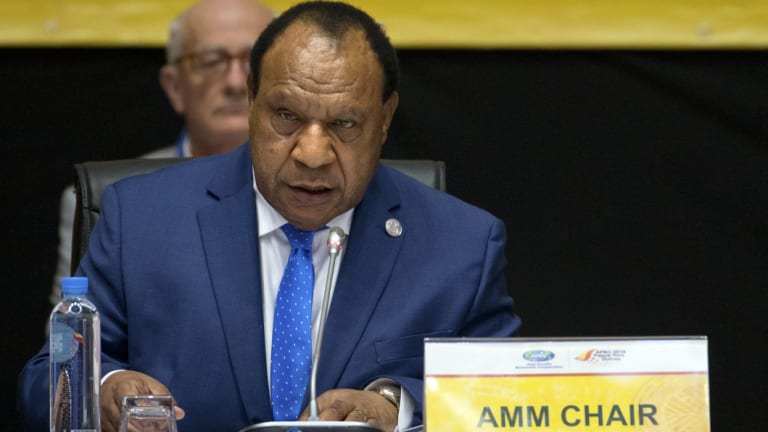 Menteri Luar Negeri PNG Rimbink Pato berbicara dalam pertemuan tingkat menteri APEC di Port Moresby pekan lalu,