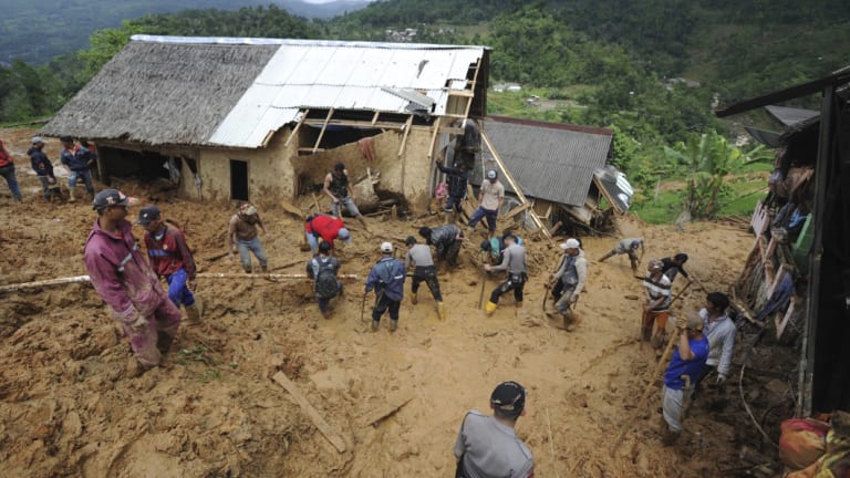 Indonesian Landslide Kills Dozens Wipes Away Houses Go