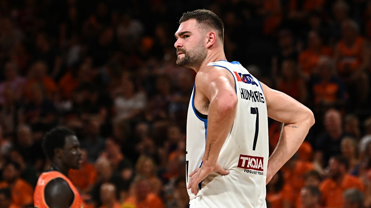 Isaac Humphries retires from basketball at 28 due to knee injury