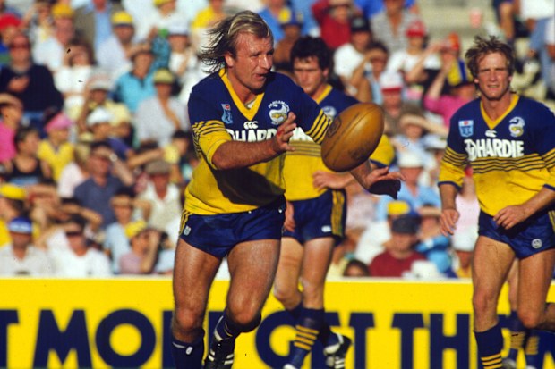 Peter Sterling in action for the Parramatta Eels in the 1986 grand final against the Bulldogs © Action Photographics
