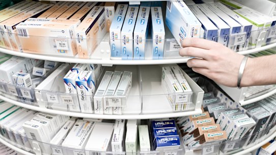 Online doctors will be banned from prescribing drugs to patients they have never spoken to.