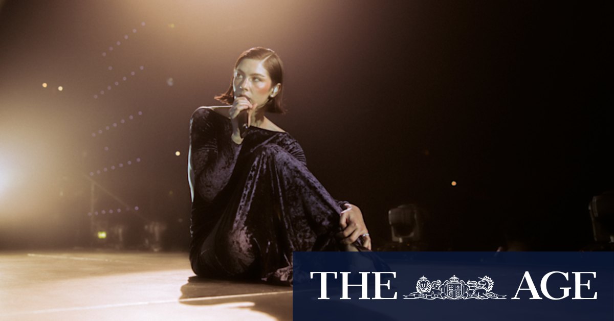 ‘Being loud about our feelings’: Gracie Abrams leads an arena-sized sing-a-long