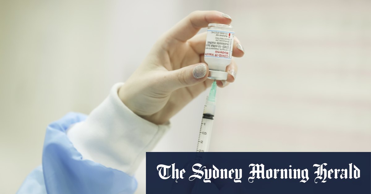 Over-30s to become eligible for fourth vaccine dose as new wave hits