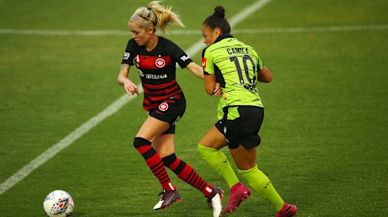 The Wanderers are keen to keep Denise O'Sullivan at the club beyond her current seven-game guest contract.
