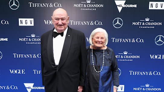 Lindsay and Paula Fox.