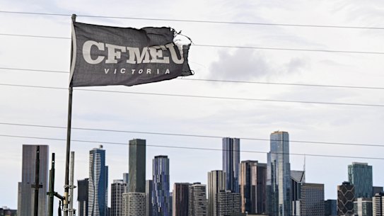 CFMEU flag visible from Citylink Kensington. 19th July 2024, The Age news Picture by JOE ARMAO CFMEU flag seen over the CBD of Melbourne. 19th July 2024.