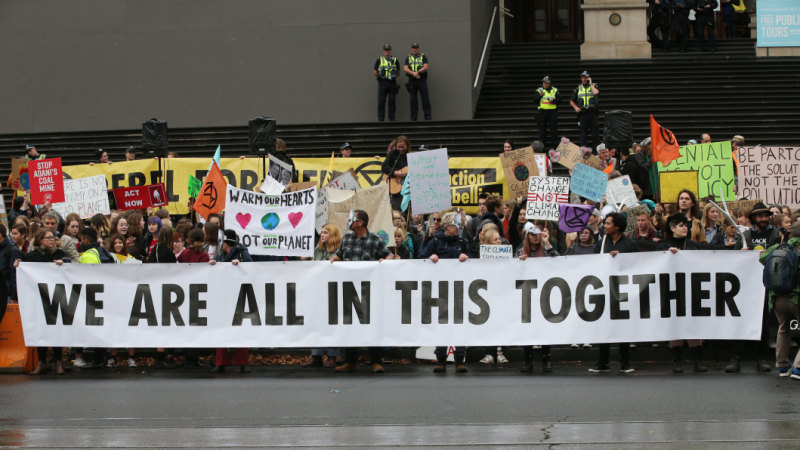 Andrews government gives public servants green light to skip work for protest