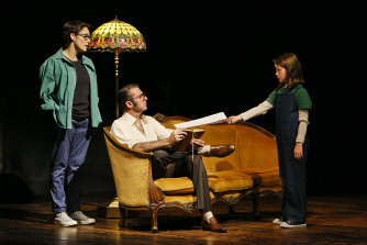 <i>Fun Home</i> weaves comedy with tragedy.