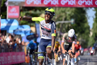 Biniam Girmay celebrates his stage 10 win.