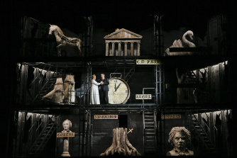 The grand set of OA’s Lohengrin.