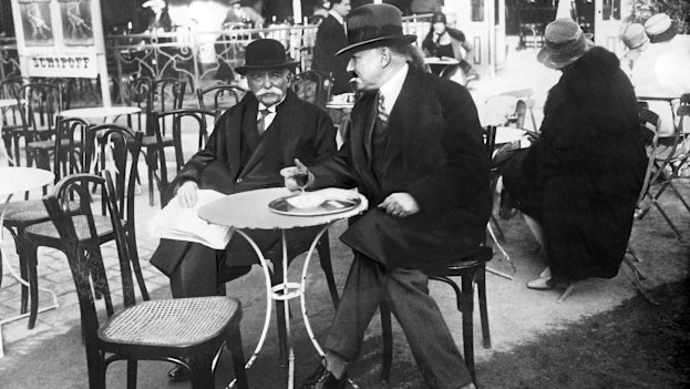 Proto-rock star Auguste Escoffier, left, in Paris in 1935. His cookbooks are used to train chefs today. 