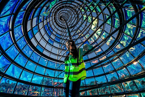 Pingos de chuva da Vivid no Barangaroo, durante o festival de 2025. 