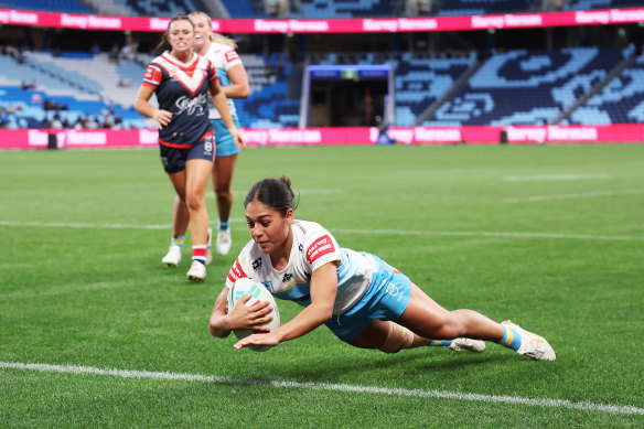 Destiny Mino-Sinapati scores the Titans’ second try.