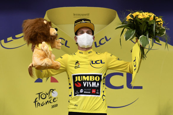 Primoz Roglic takes yellow from Adam Yates.