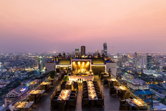 Knock-out views from Vertigo Grill and Moon Bar on the 61st floor.