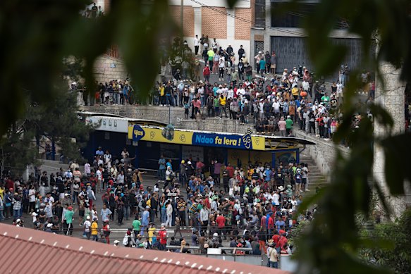 Predominantemente, as pessoas da Geração Z saíram às ruas enquanto os protestos contra os cortes de água e energia de longa data continuavam em 30 de Setembro em Antananarivo.