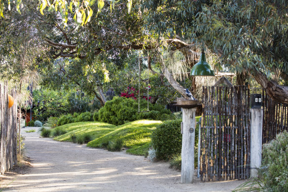 The entrance of Peter Shaw’s home garden, Sunnymeade.