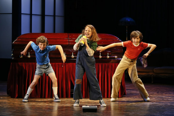 Extraordinary cast: MTC’s <i>Fun Home.