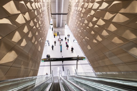 The underground platforms at Central Station for the M1 metro line.