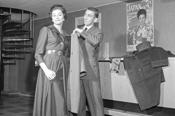 Know your airport etiquette.