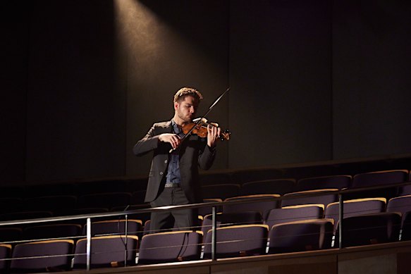 German baroque violinist Jonas Zschenderlein plays Bach for the Australian Brandenburg Orchestra.