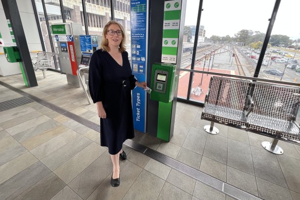 Transport Minister Rita Saffioti with the new ticket machines.